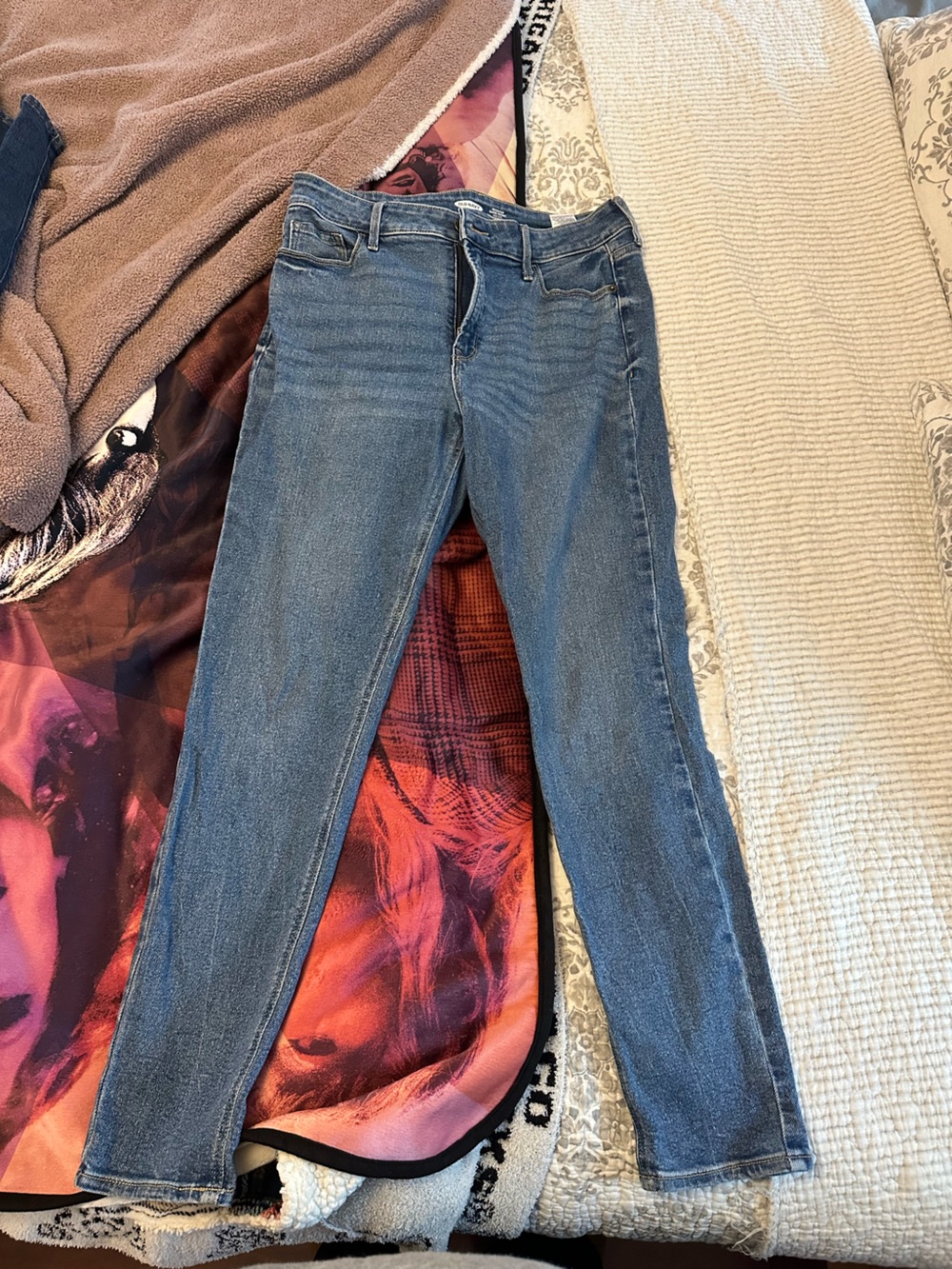 Old Navy Women's Skinny Jeans in Medium Blue Wash